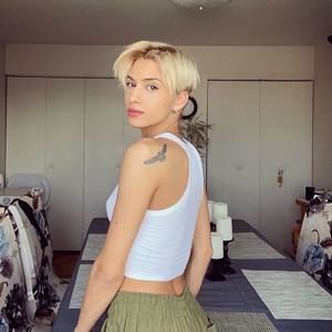 Meet your Posher, Brittany